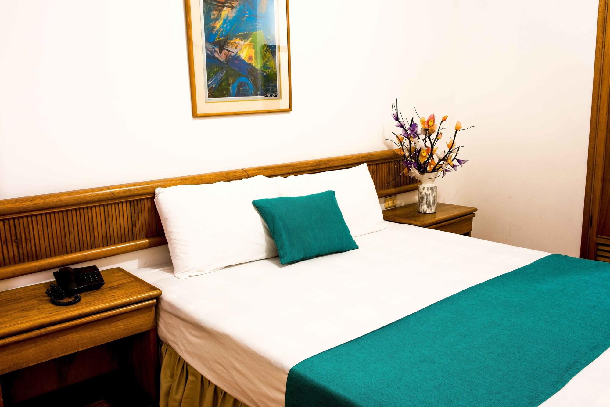 Hotel Puerta De Oro 巴兰基亚 外观 照片