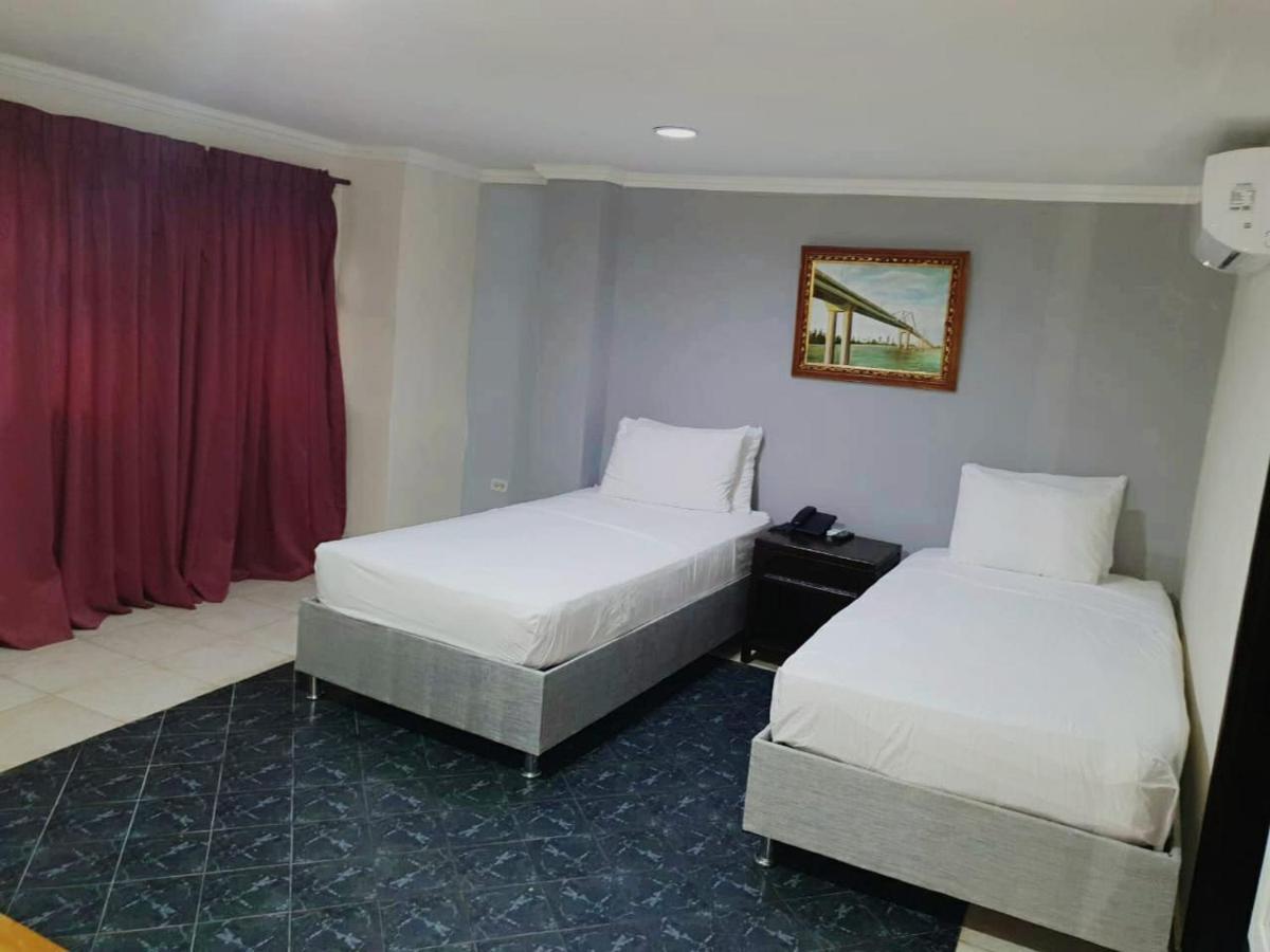 Hotel Puerta De Oro 巴兰基亚 外观 照片