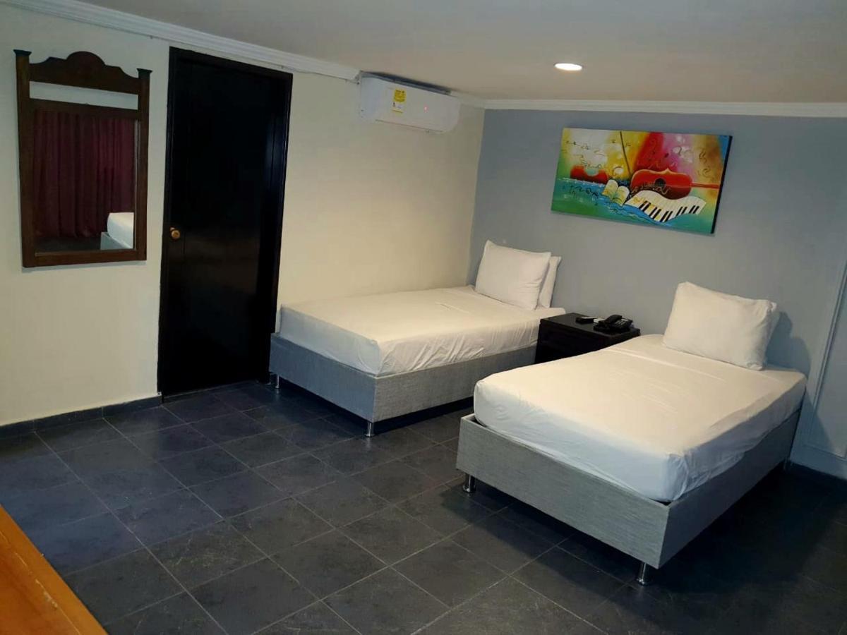 Hotel Puerta De Oro 巴兰基亚 外观 照片