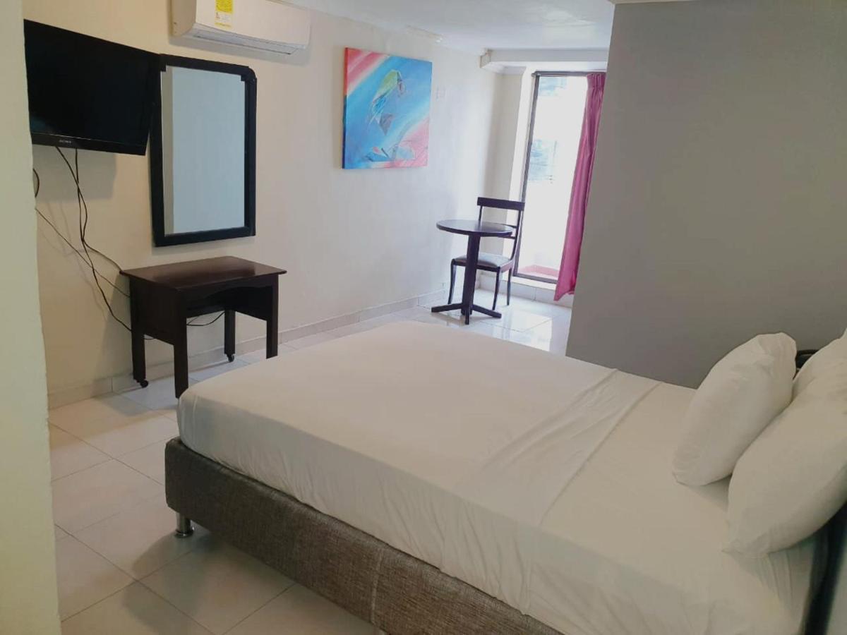 Hotel Puerta De Oro 巴兰基亚 外观 照片