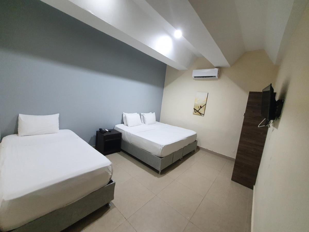 Hotel Puerta De Oro 巴兰基亚 外观 照片