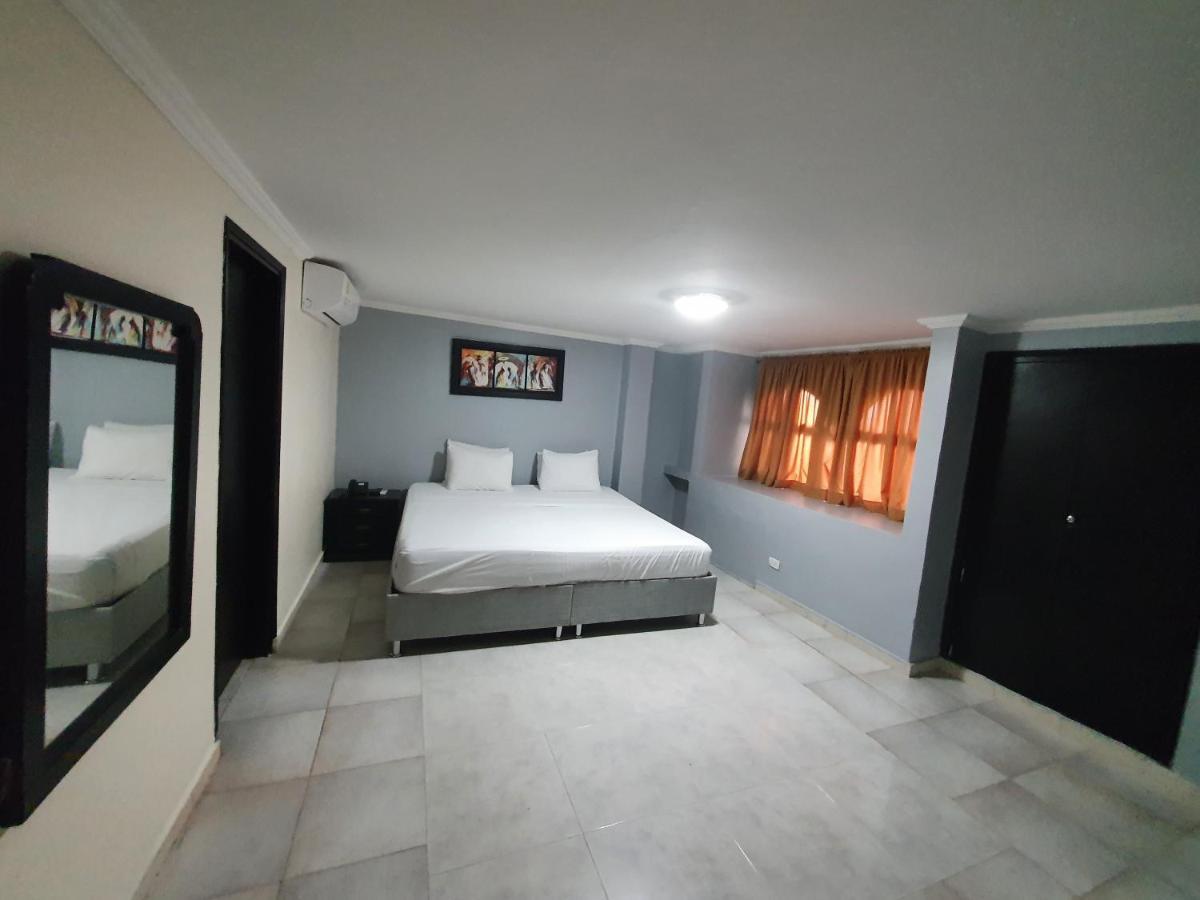 Hotel Puerta De Oro 巴兰基亚 外观 照片