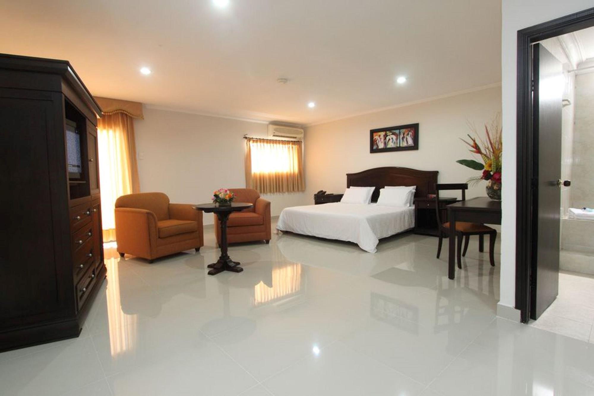 Hotel Puerta De Oro 巴兰基亚 外观 照片