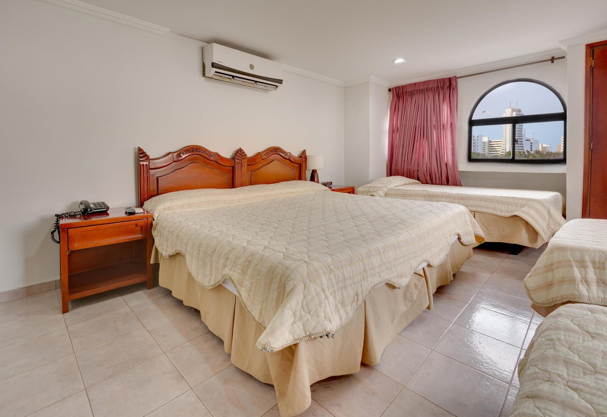 Hotel Puerta De Oro 巴兰基亚 外观 照片