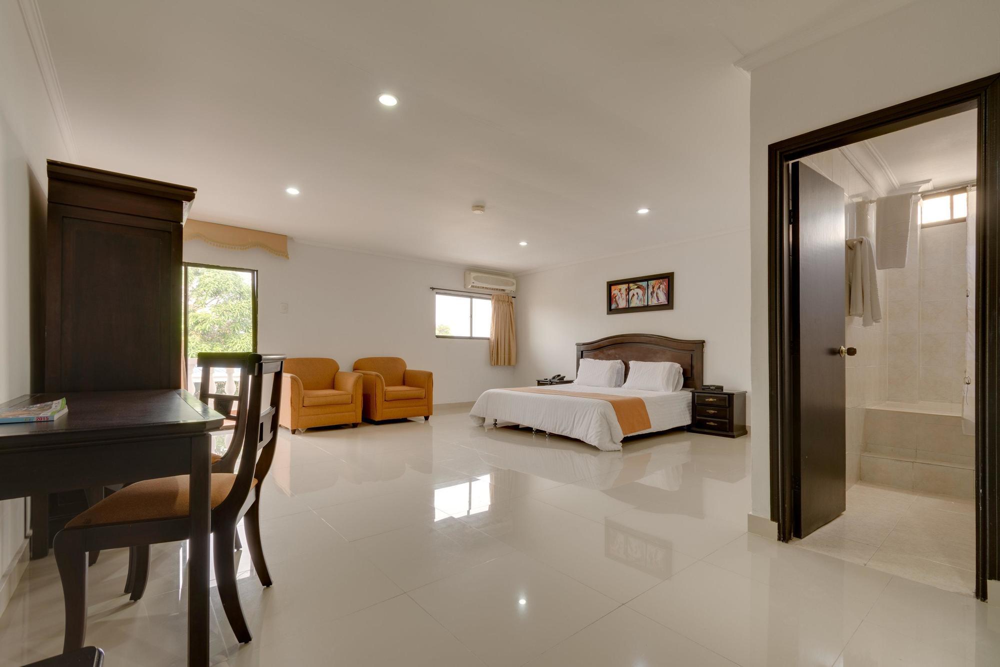 Hotel Puerta De Oro 巴兰基亚 外观 照片