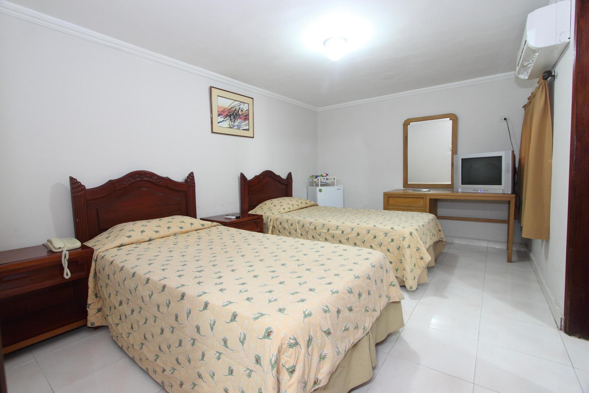 Hotel Puerta De Oro 巴兰基亚 外观 照片