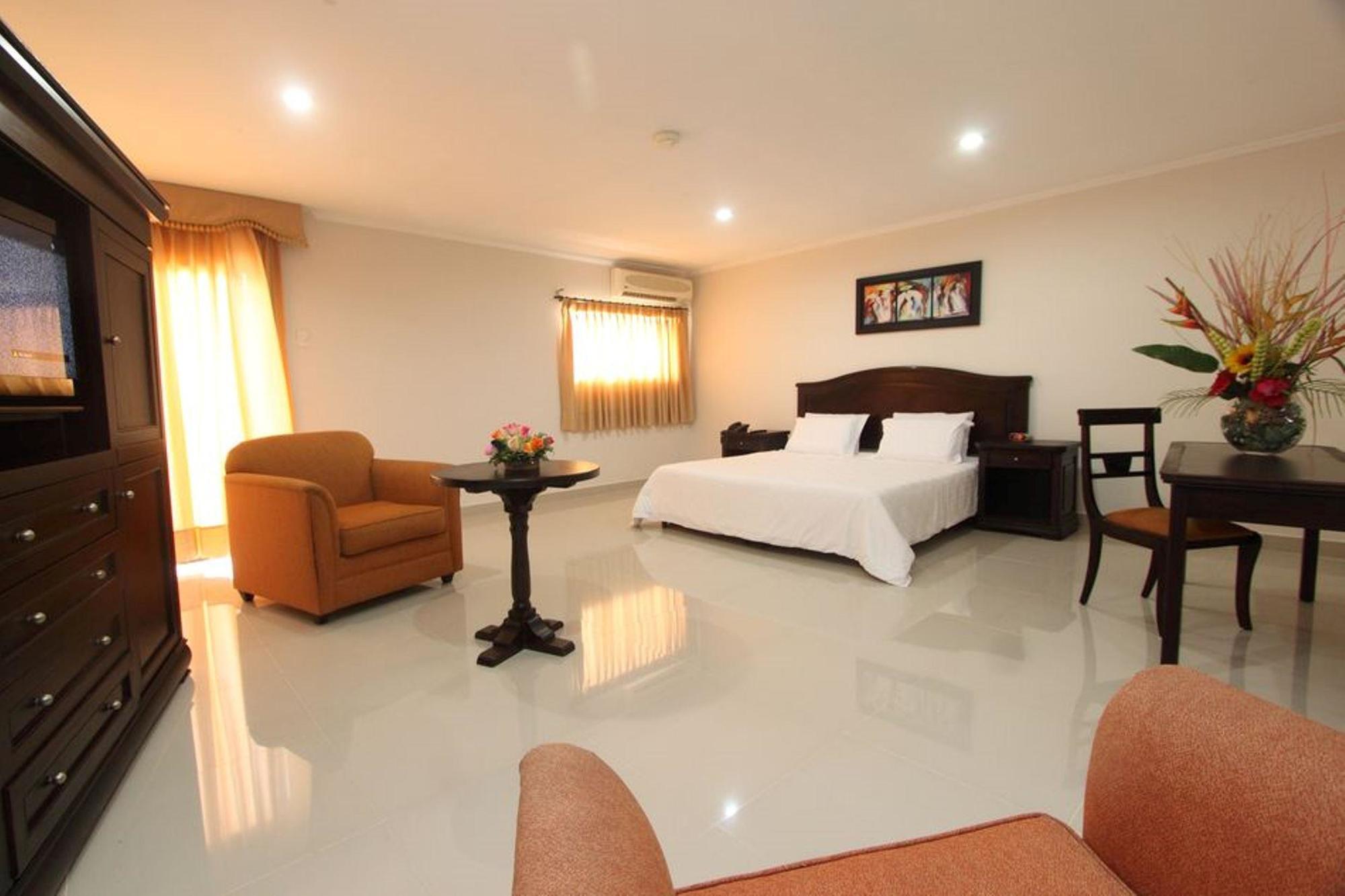 Hotel Puerta De Oro 巴兰基亚 外观 照片