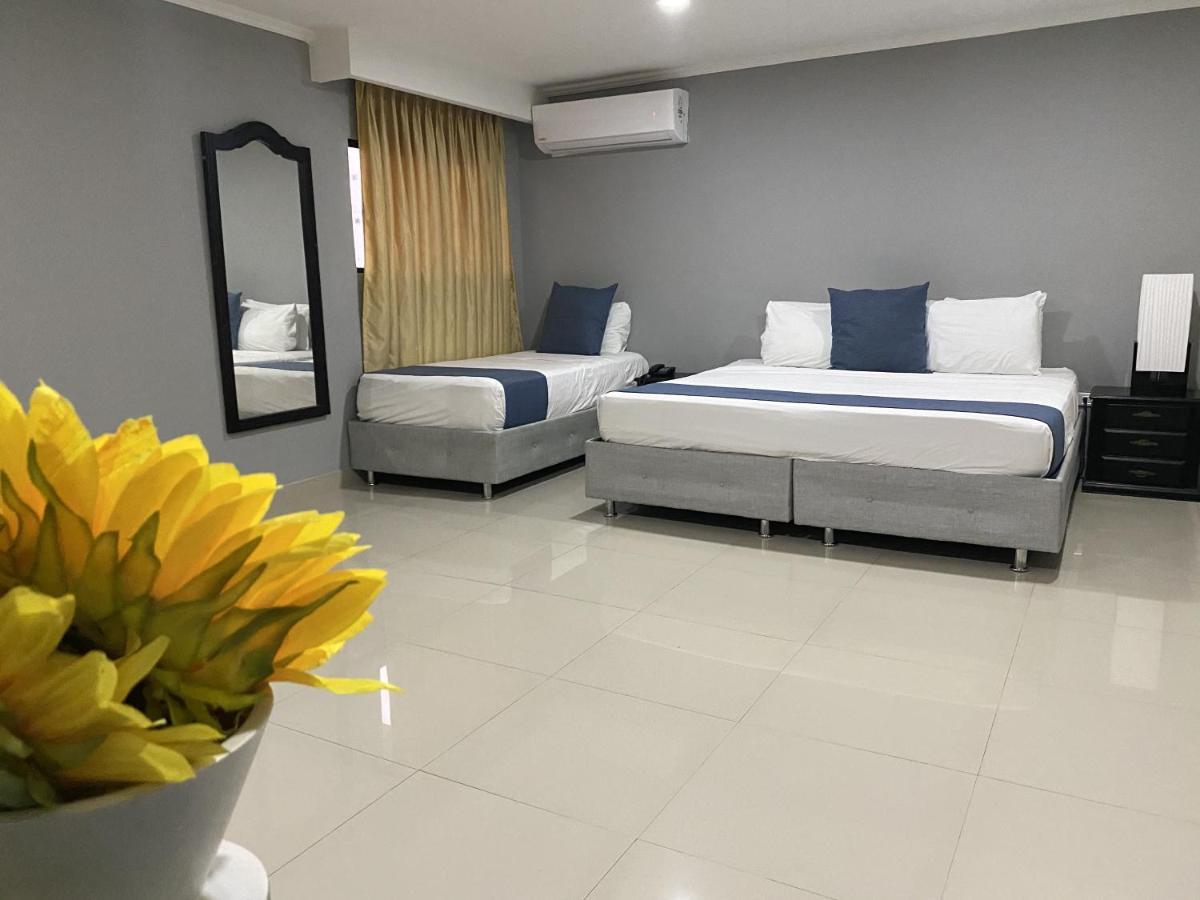 Hotel Puerta De Oro 巴兰基亚 外观 照片