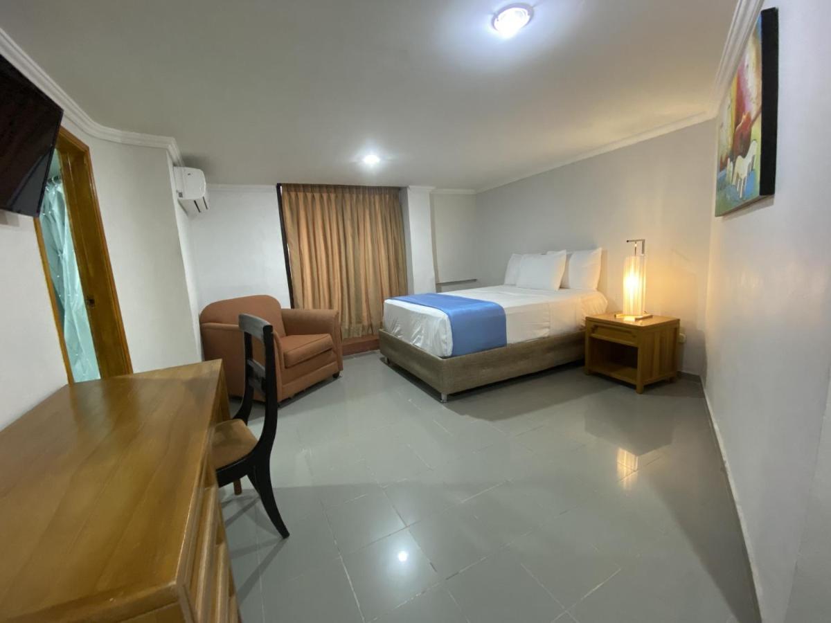 Hotel Puerta De Oro 巴兰基亚 外观 照片